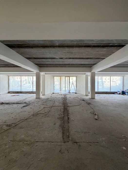 Ул. Абай Ор-р Посольство Казахстана Нежилое помещение 1-Линия 242кв.м