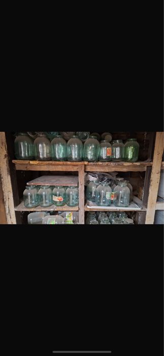 Продам банки 2и 3л