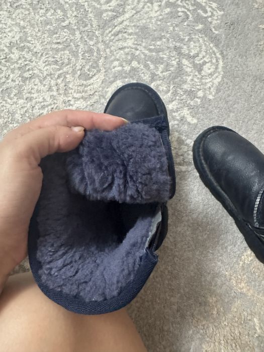 Продам зимние Детские угги