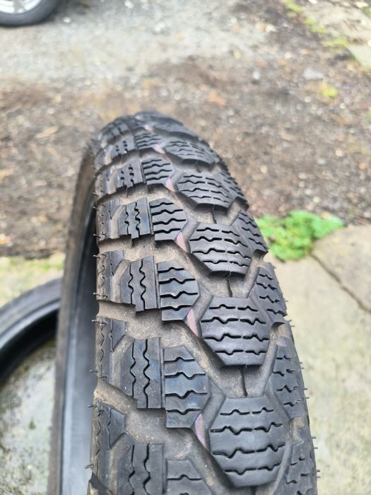 IRC SN23 URBAN SNOW
 100/80/17. Dot 1022.
Перфектно състояние на 95%.