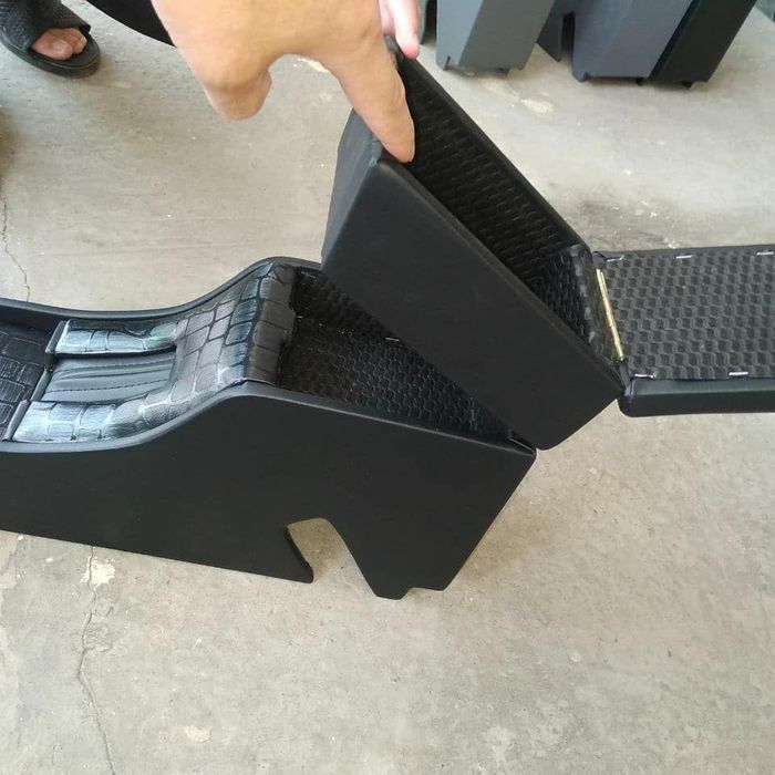 Мошинага бар сотилади