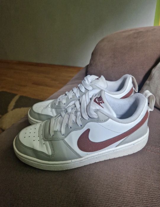 Adidași Nike Court Borough mărimea 37,5