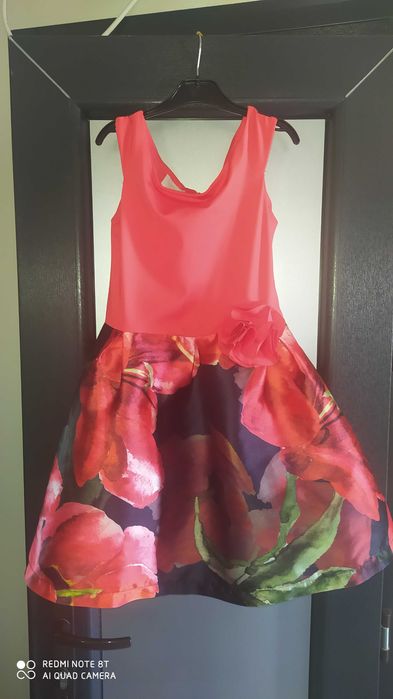 140-146 Разкошни празнични рокли