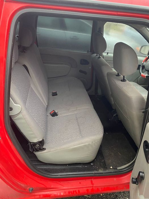 Vând Logan MCV  7 Locuri ,1.6 Benzina + GPL