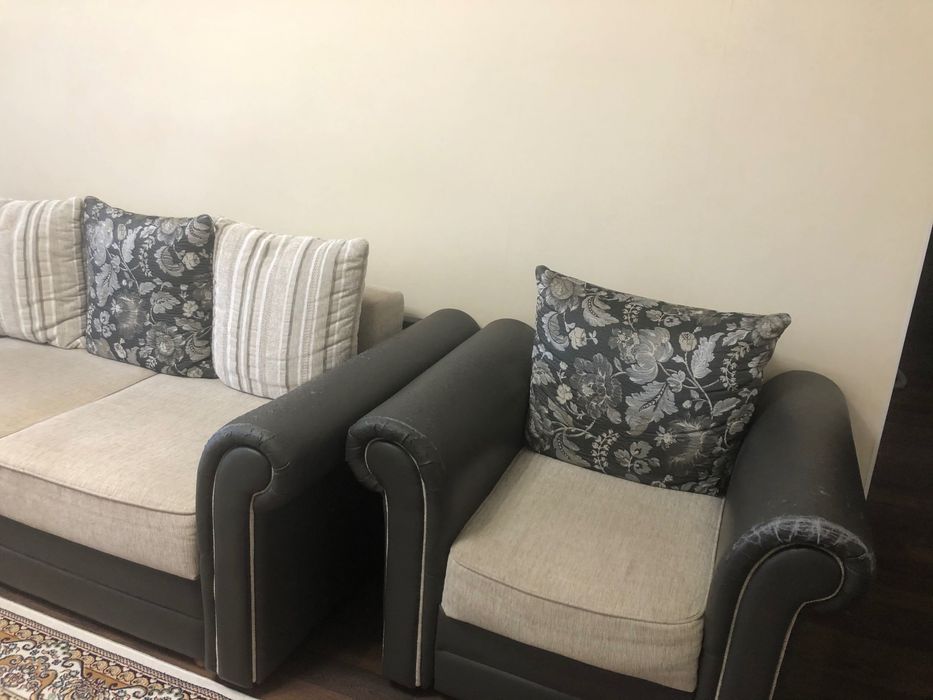 Срочно продаю диван б/у