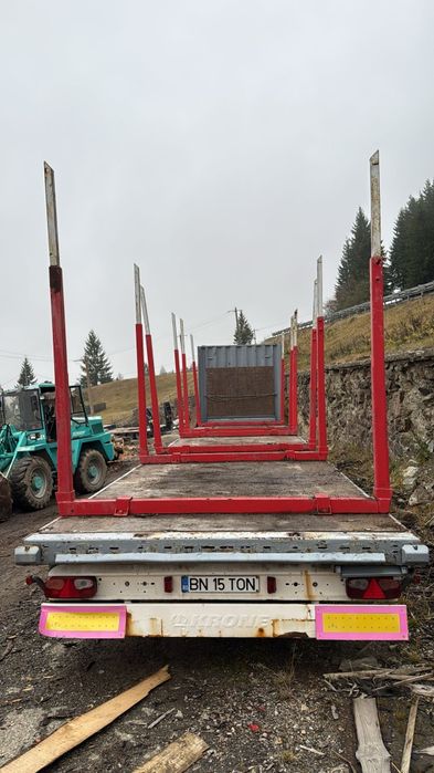 Vînd semiremorcă transport buștian.