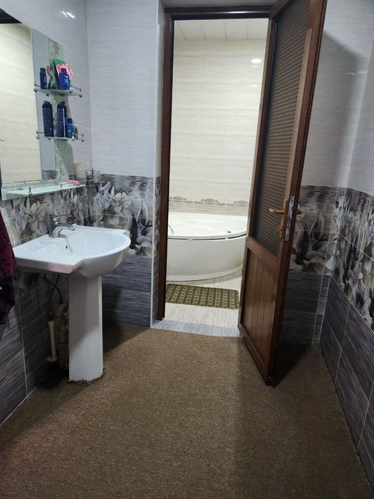 Geofizikada joylashgan barcha qulayliklarga ega uchastka oilaga ijarag