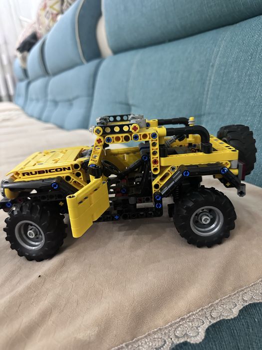 Продам машинку LEGO Jeep