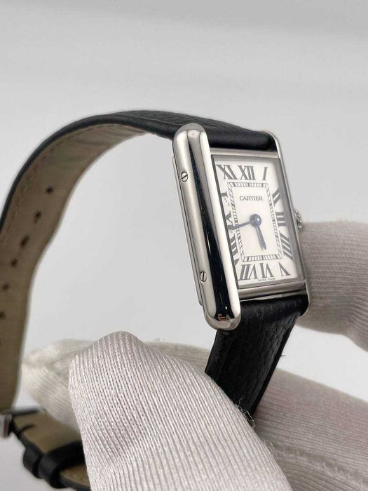 Часы Cartier Tank Must