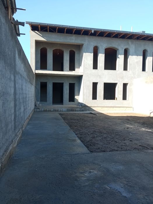 Срочна 3 сотик Уй  танхаус сотилади