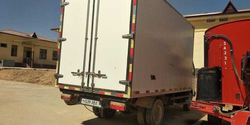 Юк автомашина сотилмоқда