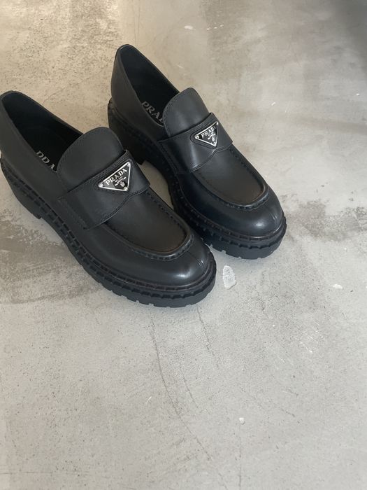 Лоуфери Prada естествена кожа