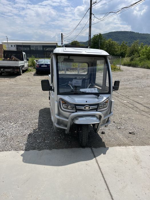 Triciclu electric cu cabina