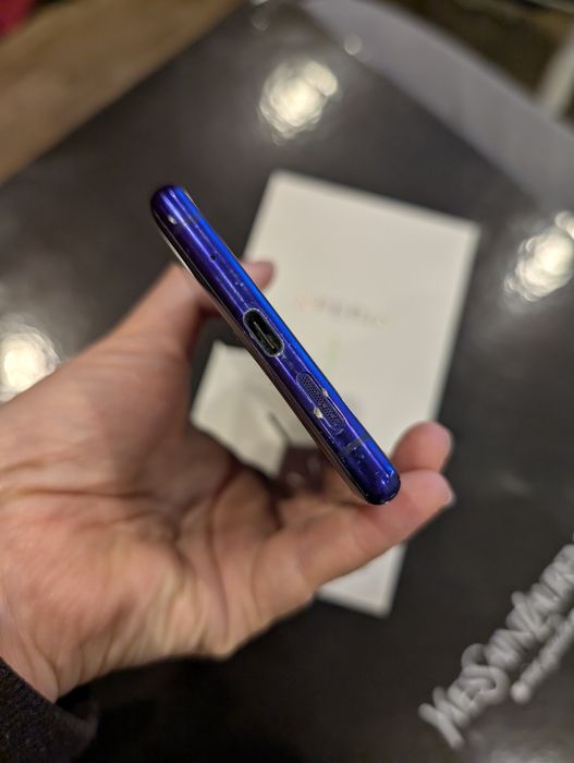 Телефон Sony Xperia 1
