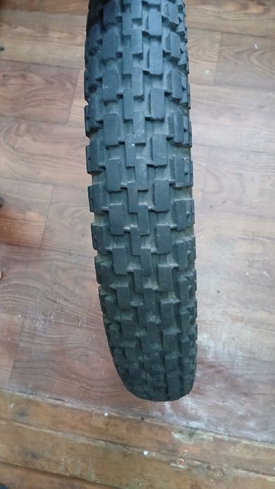 Резина на Восход на Яву.