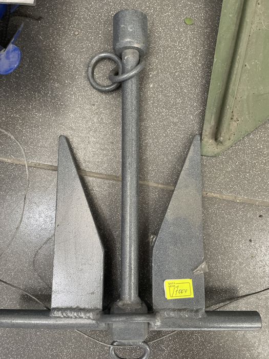 Якорь для лодки