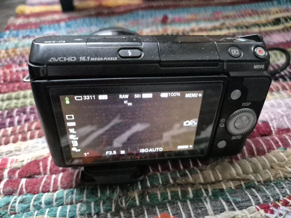 Sony NEX F3 + Sony SELP1650 (power zoom)