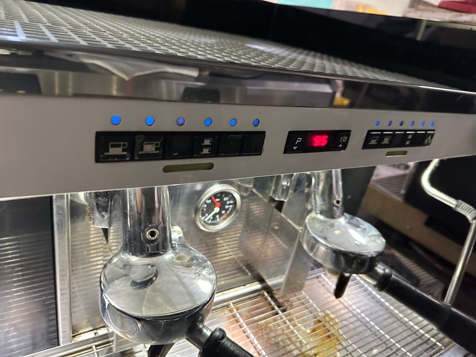 Професионална кафе машина с две групи Сан Ремо