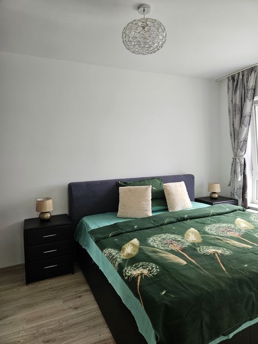 Inchiriez apartament 3 camere