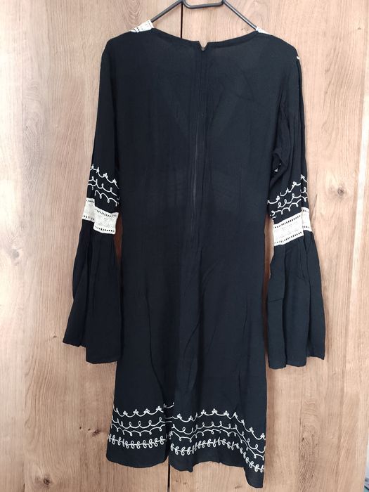 Rochie cu mâneci clopot