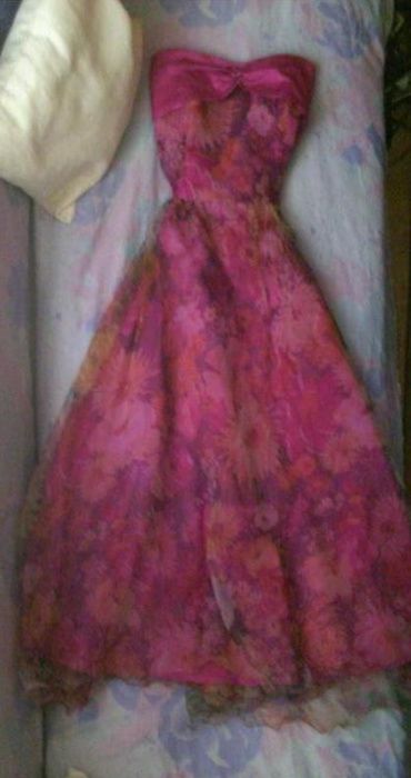 Rochie ZARA înflorată nebunie de culori- finuţă TRANSPORT GRATUIT