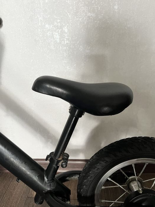 Продам  беговел