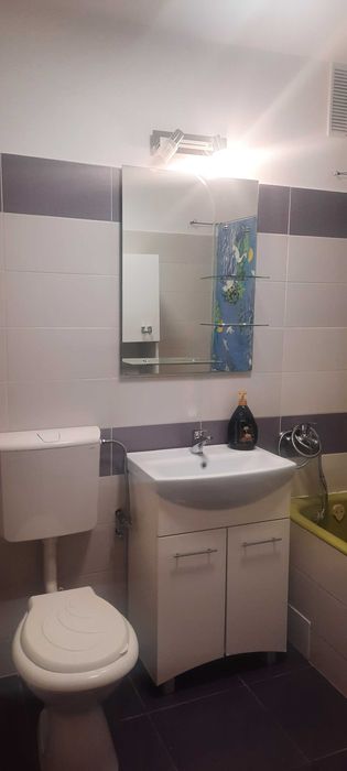 Închiriez garsonieră