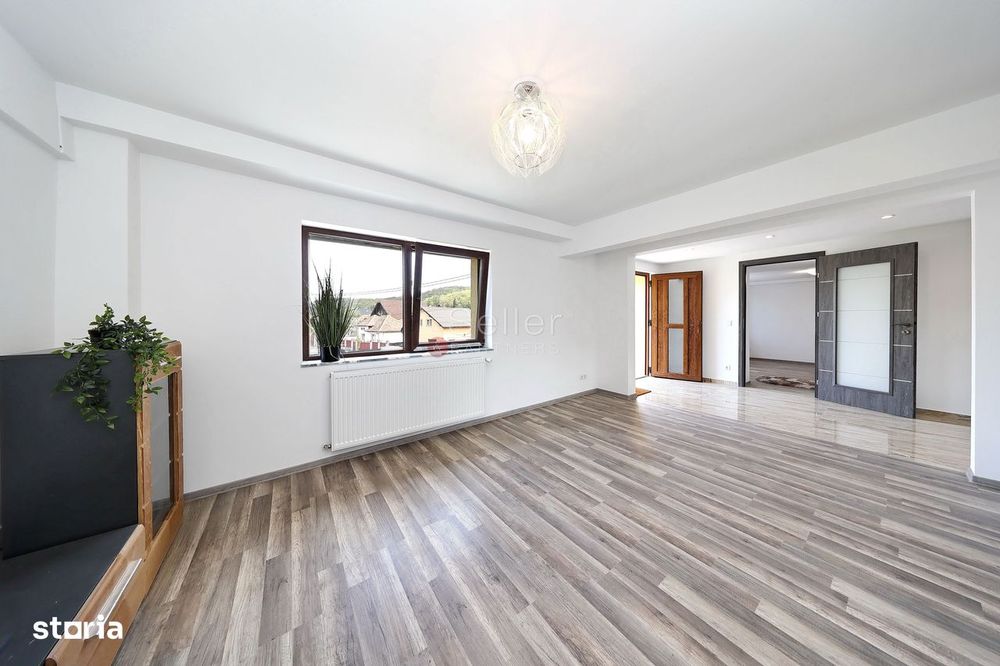 Casa renovata 2024 cu 2 apartamente