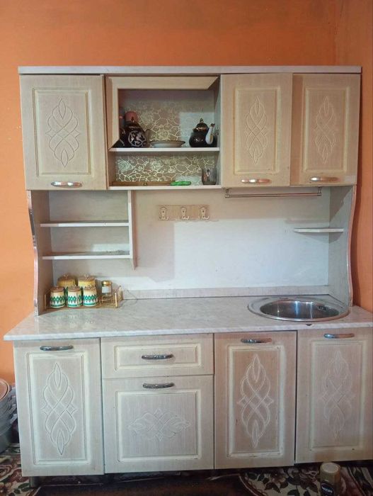 Oshxona mebel  sotiladi