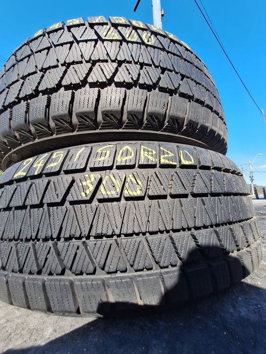 Vând 2 anvelope iarna 245/50r20  Bridgestone 2021 Montaj Gratuit