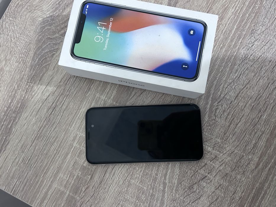 iPhone X память 64гиг