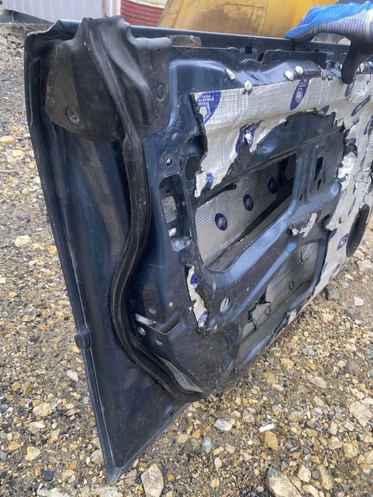 Дверь передняя левая Subaru Legacy