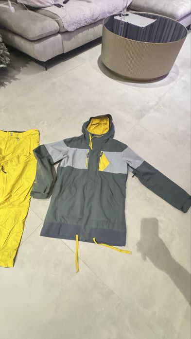 Екип Volcom размер  M