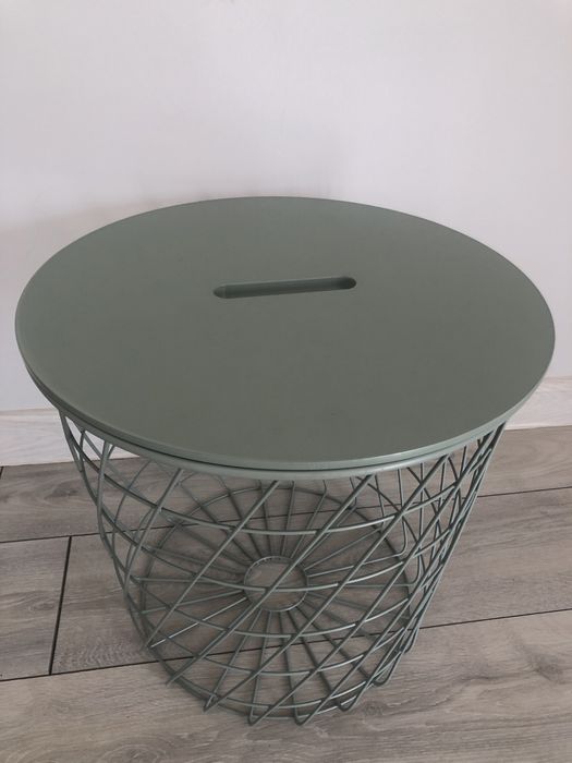 Столик с отделениями для  хранения