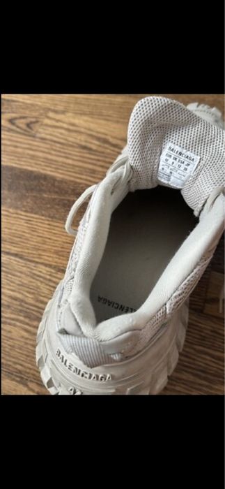Vand balenciaga defender
