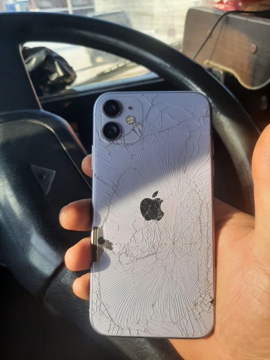 Продам айфон 11 б/у