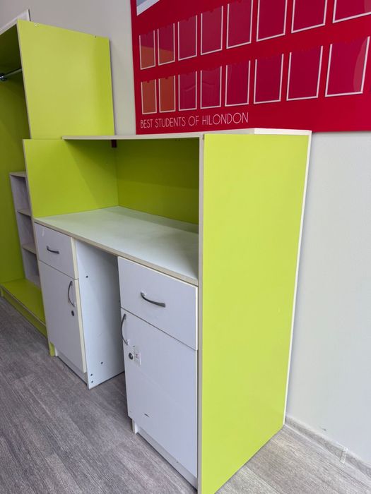 стол ресепшен со шкафчиками астана