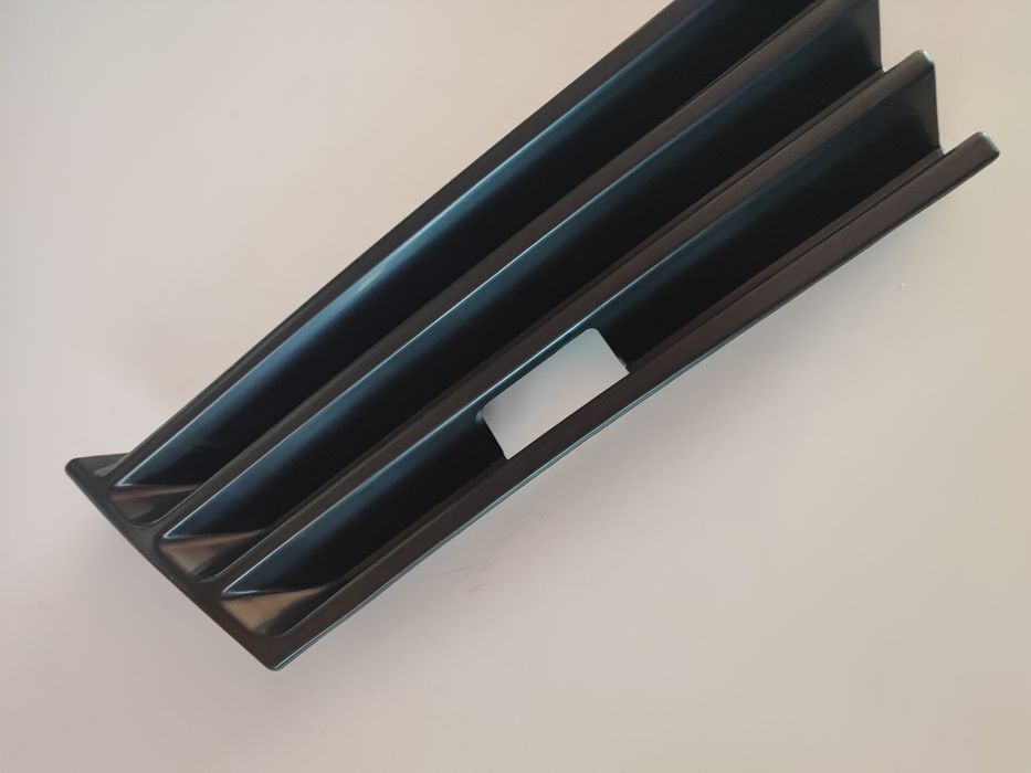 Капачка за предна броня Мерцедес 210 капаче кука mercedes w210 решетка