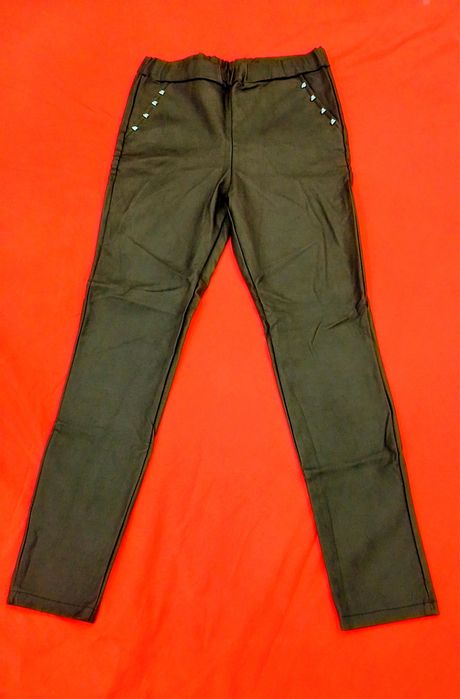 Черен Панталон Имитация На Кожа