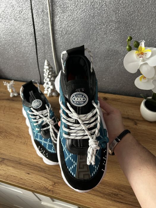 versace chain reaction