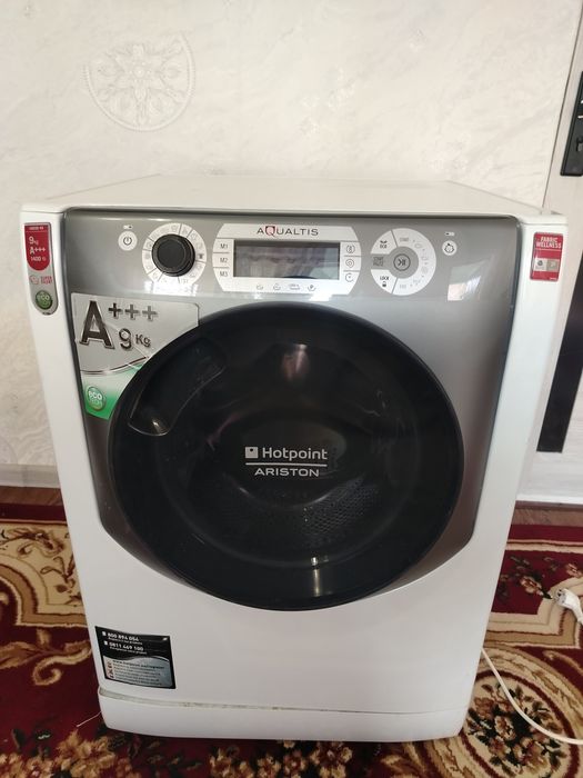Стиральная машина Hotpoint Ariston 9 кг.