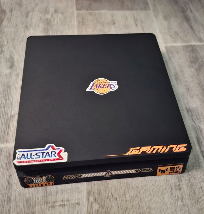 Продам Playstation 4 slim