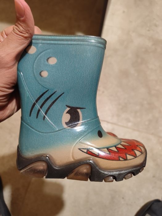 Детски ботушки 23 номер, леки и хубави, подходящи за дъждовния сезон