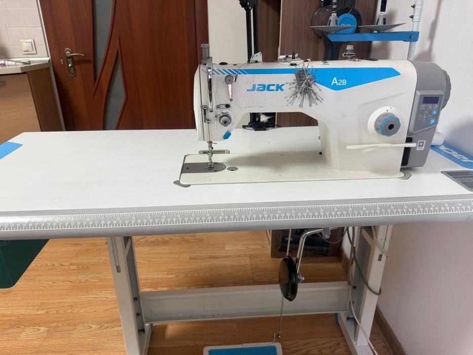 Швейная машинка janomi