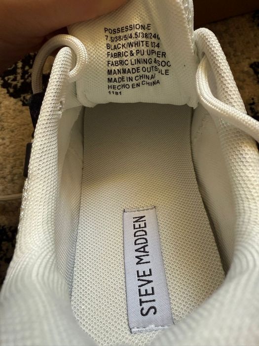 Vând  Adidas Steve Madden