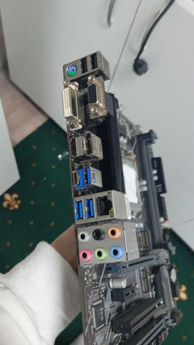 Материнская плата GIGABYTE B365