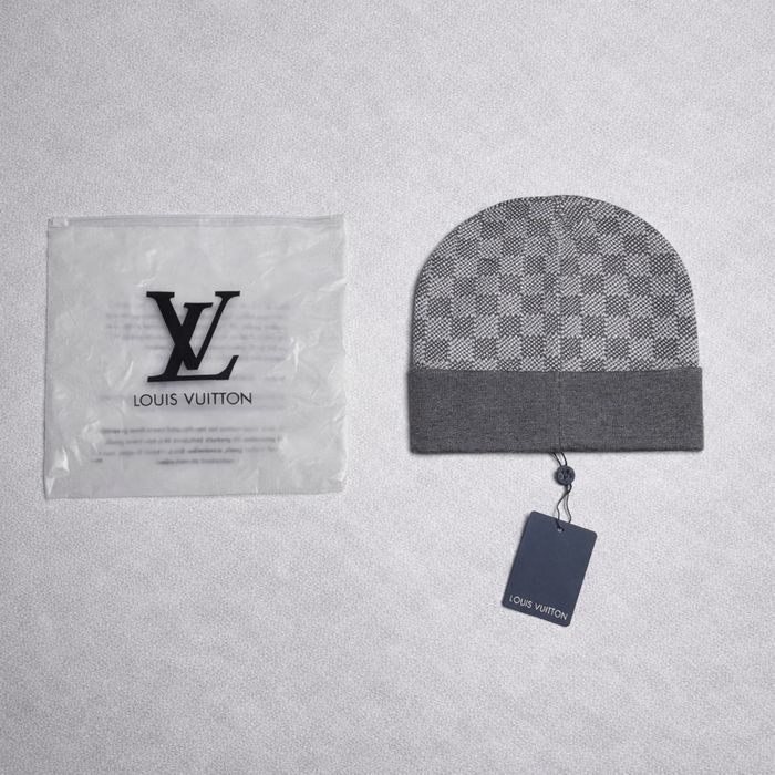Caciula Louis Vuitton