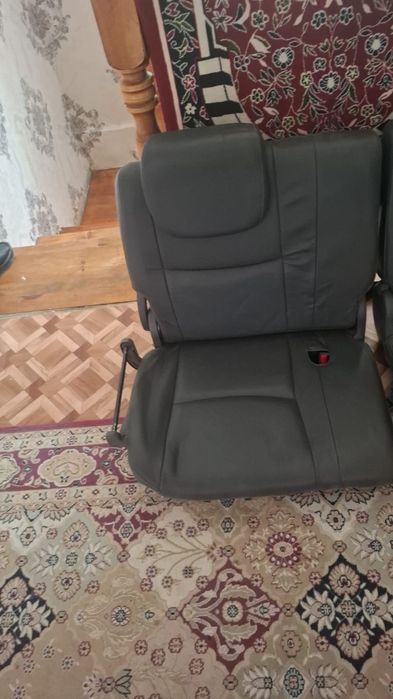 продам сиденья от Тойота Прадо 120