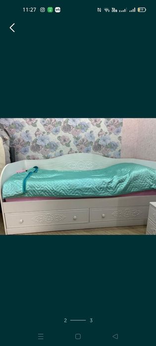 Кровать белого цвета