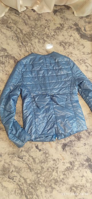 продам классные куртки в отличном состоянии